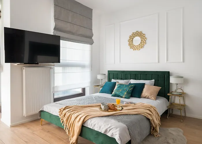 Urban Gem With Private Parking, Relaxing Balcony At Metro Station, Only 10 Min To City Centre