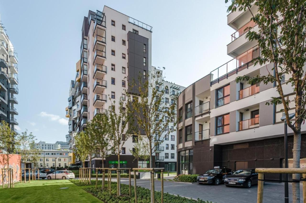 Urban Gem With Private Parking, Relaxing Balcony At Metro Station, Only 10 Min To Centre * Warsaw