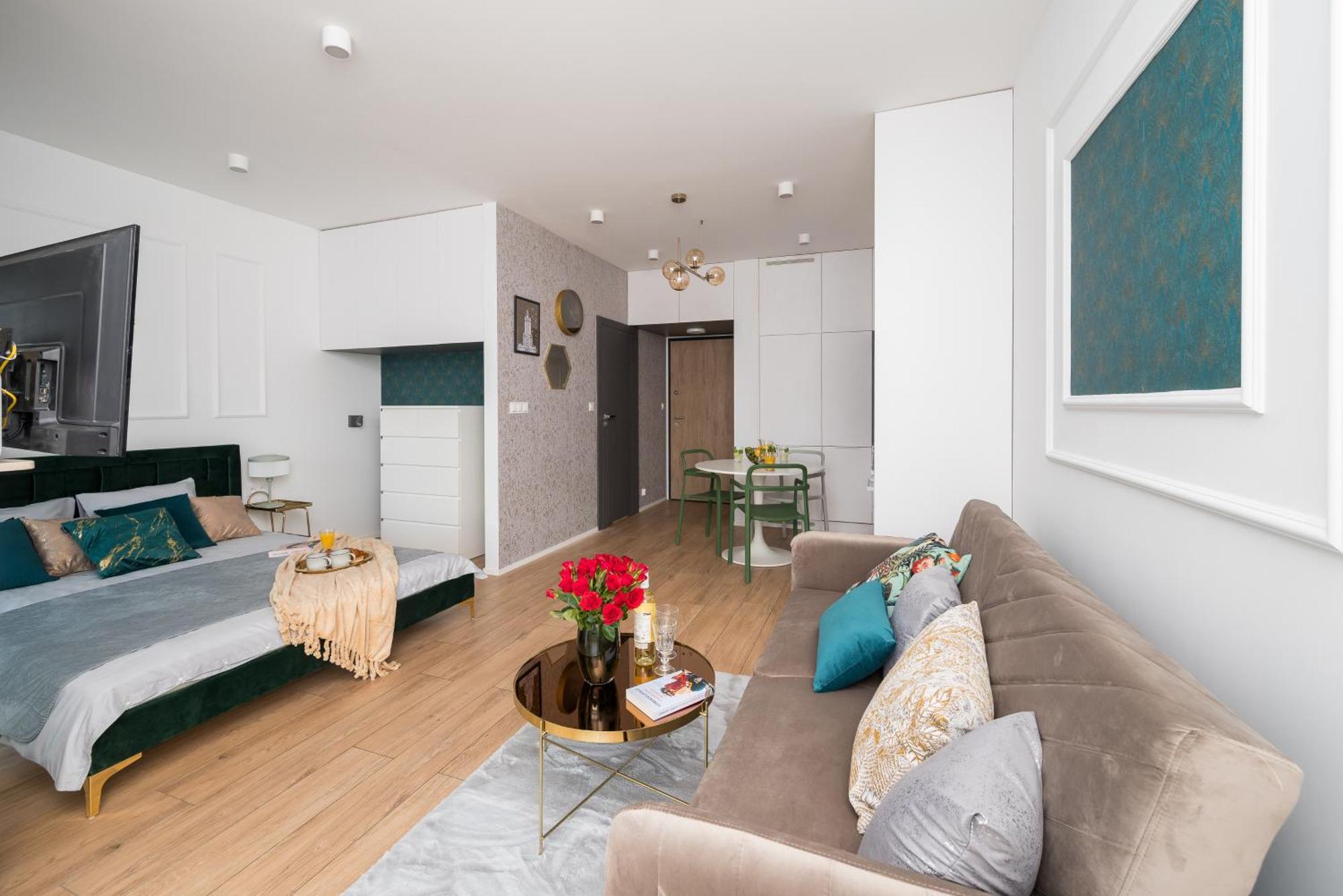 Apartment Urban Gem With Private Parking, Relaxing Balcony At Metro Station, Only 10 Min To Centre *