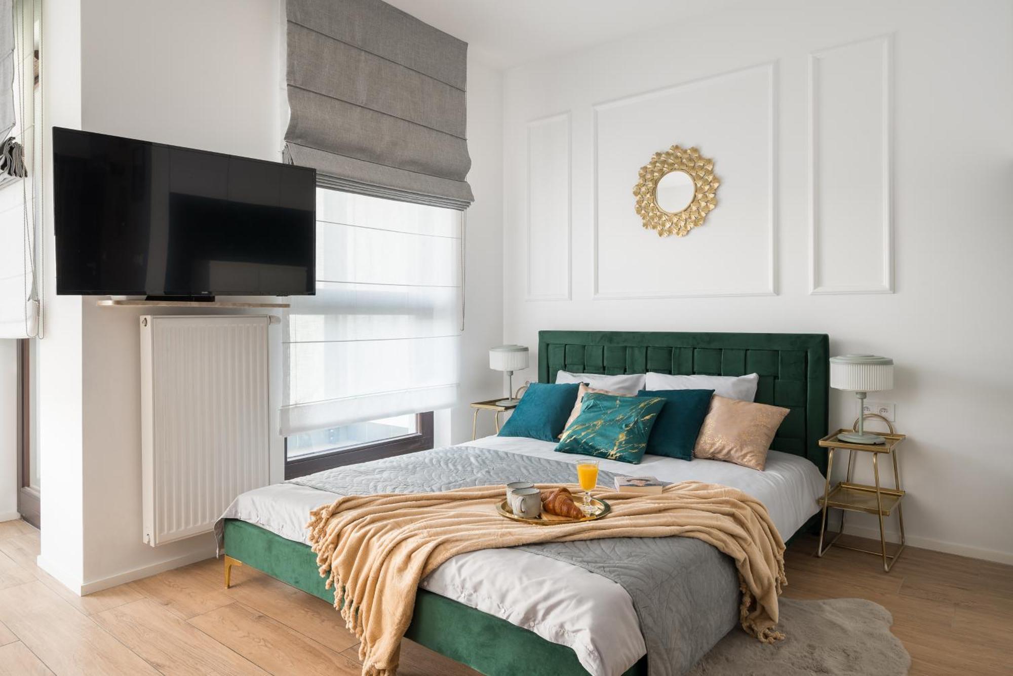 Urban Gem With Private Parking, Relaxing Balcony At Metro Station, Only 10 Min To Centre *