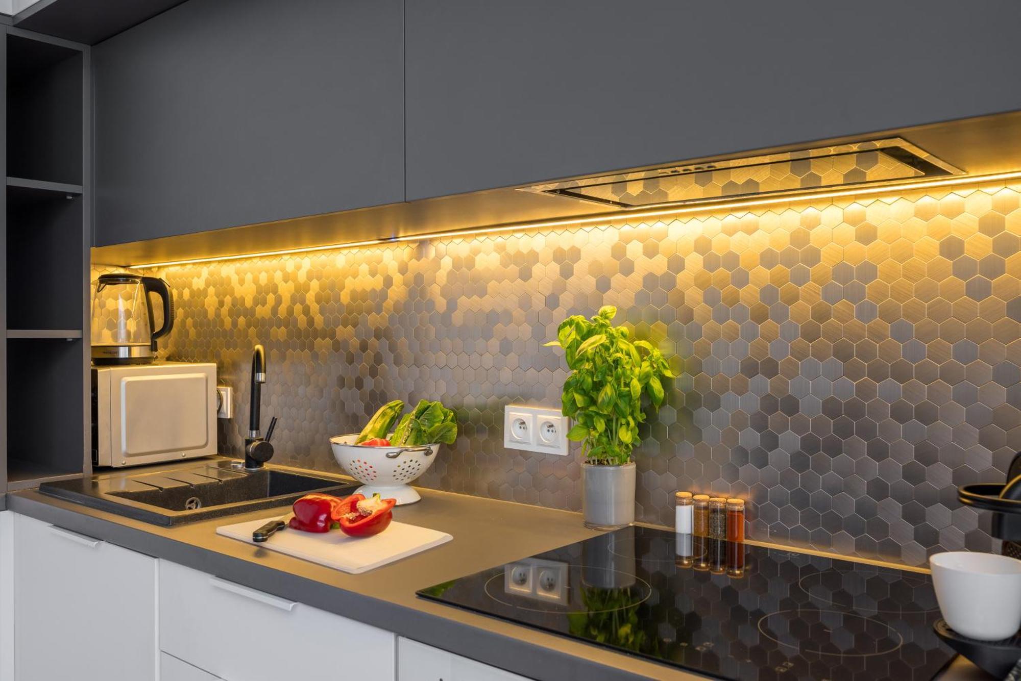 Apartment Urban Gem With Private Parking, Relaxing Balcony At Metro Station, Only 10 Min To Centre *