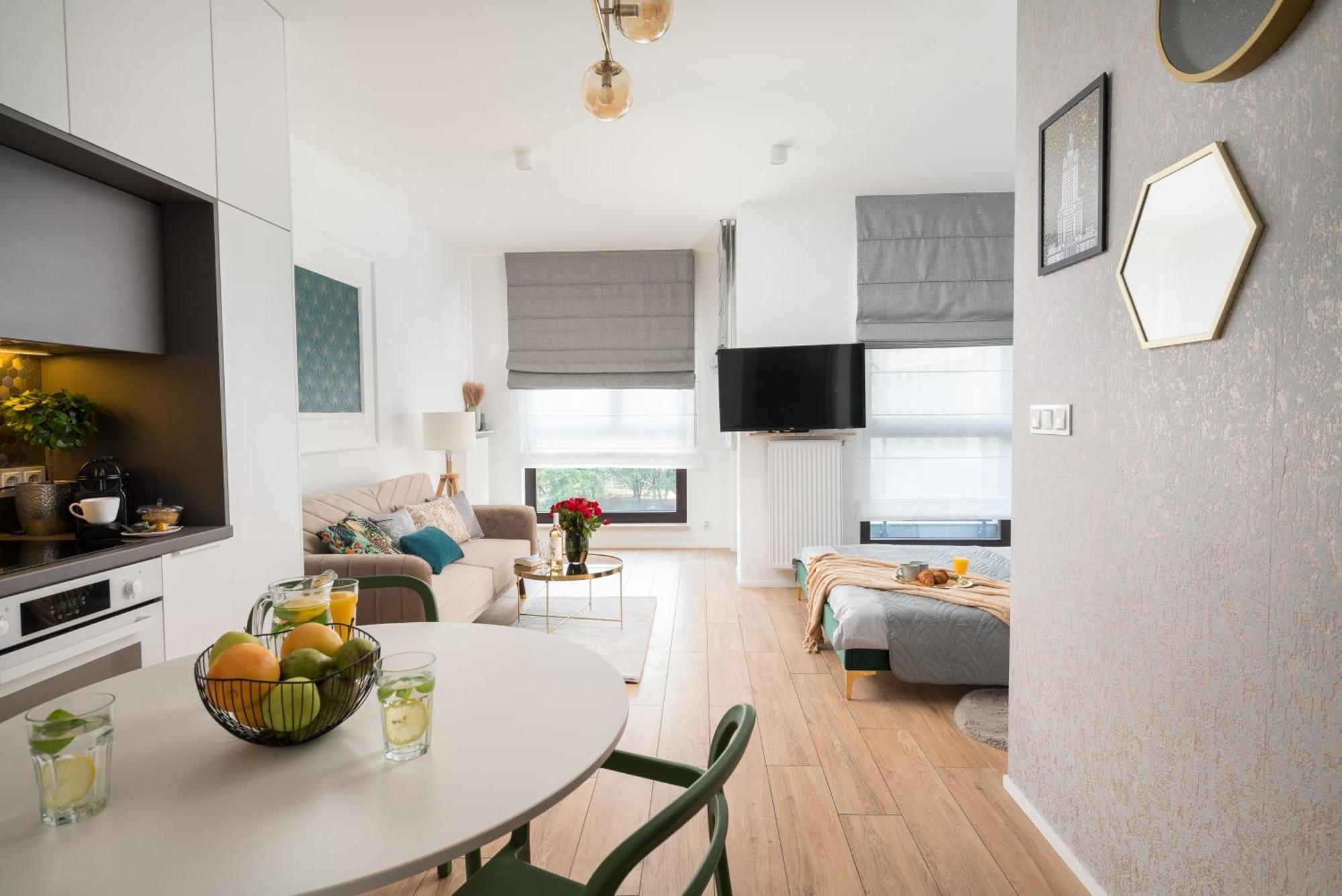 Urban Gem With Private Parking, Relaxing Balcony At Metro Station, Only 10 Min To Centre * Warsaw